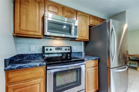 House in New Port Richey, Florida 2 bedrooms, 104.52 sq.m. № 1819170 - photo 13
