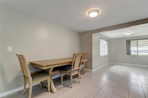 House in New Port Richey, Florida 2 bedrooms, 104.52 sq.m. № 1819170 - photo 7
