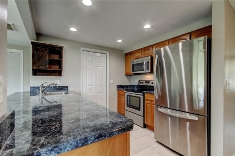 House in New Port Richey, Florida 2 bedrooms, 104.52 sq.m. № 1819170 - photo 9
