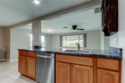 House in New Port Richey, Florida 2 bedrooms, 104.52 sq.m. № 1819170 - photo 14
