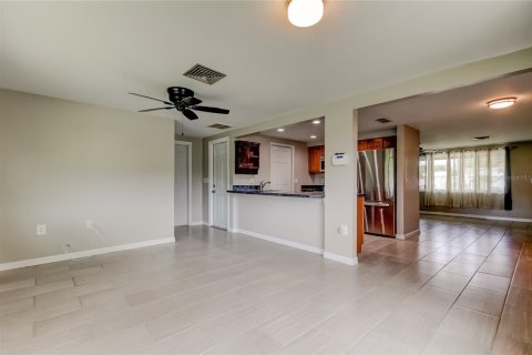 House in New Port Richey, Florida 2 bedrooms, 104.52 sq.m. № 1819170 - photo 17