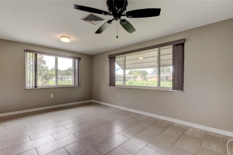 House in New Port Richey, Florida 2 bedrooms, 104.52 sq.m. № 1819170 - photo 15