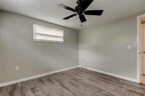 House in New Port Richey, Florida 2 bedrooms, 104.52 sq.m. № 1819170 - photo 28
