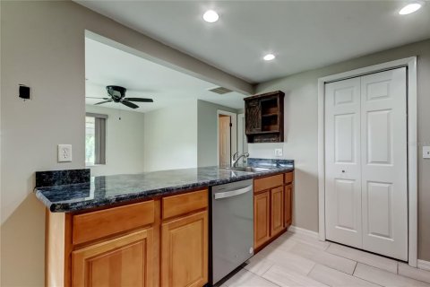 House in New Port Richey, Florida 2 bedrooms, 104.52 sq.m. № 1819170 - photo 11