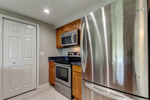 House in New Port Richey, Florida 2 bedrooms, 104.52 sq.m. № 1819170 - photo 12