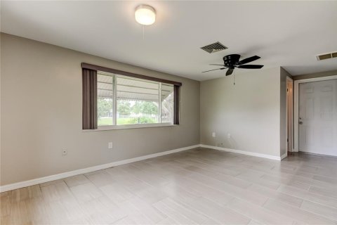 House in New Port Richey, Florida 2 bedrooms, 104.52 sq.m. № 1819170 - photo 18