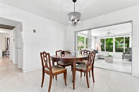 Villa ou maison à vendre à Saint Petersburg, Floride: 2 chambres, 124.86 m2 № 2291115 - photo 11