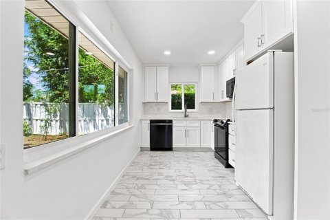 Villa ou maison à vendre à Saint Petersburg, Floride: 2 chambres, 124.86 m2 № 2291115 - photo 12