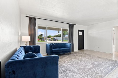Villa ou maison à vendre à Saint Petersburg, Floride: 2 chambres, 124.86 m2 № 2291115 - photo 6