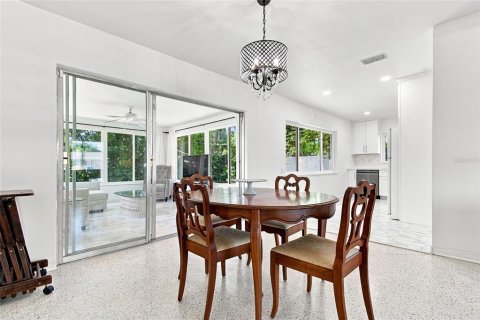 Villa ou maison à vendre à Saint Petersburg, Floride: 2 chambres, 124.86 m2 № 2291115 - photo 10