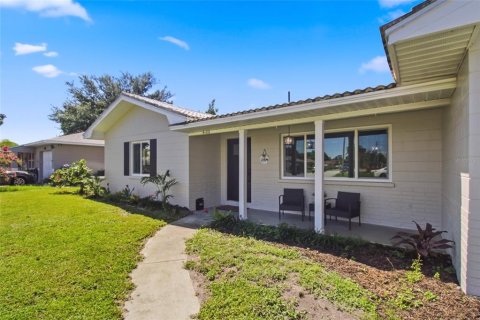 Villa ou maison à vendre à Saint Petersburg, Floride: 2 chambres, 124.86 m2 № 2291115 - photo 3