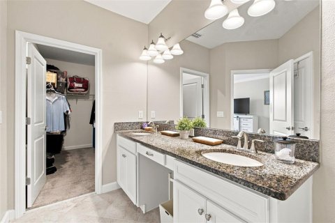 Townhouse in Lutz, Florida 3 bedrooms, 151.62 sq.m. № 2330173 - photo 24