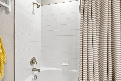 Townhouse in Lutz, Florida 3 bedrooms, 151.62 sq.m. № 2330173 - photo 29