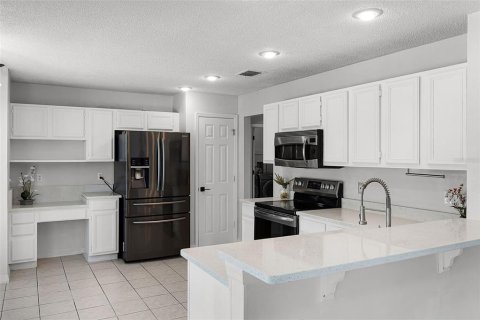 House in Orlando, Florida 4 bedrooms, 221.11 sq.m. № 1893832 - photo 10