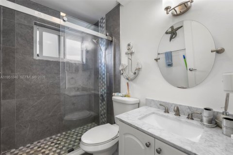 Villa ou maison à vendre à Hialeah, Floride: 4 chambres, 174.66 m2 № 2020067 - photo 21