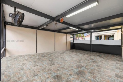 Villa ou maison à vendre à Hialeah, Floride: 4 chambres, 174.66 m2 № 2020067 - photo 9