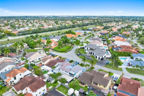 Villa ou maison à vendre à Hialeah, Floride: 4 chambres, 174.66 m2 № 2020067 - photo 29