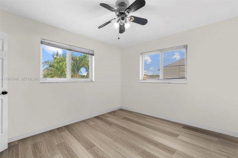 Villa ou maison à vendre à Hialeah, Floride: 4 chambres, 174.66 m2 № 2020067 - photo 20