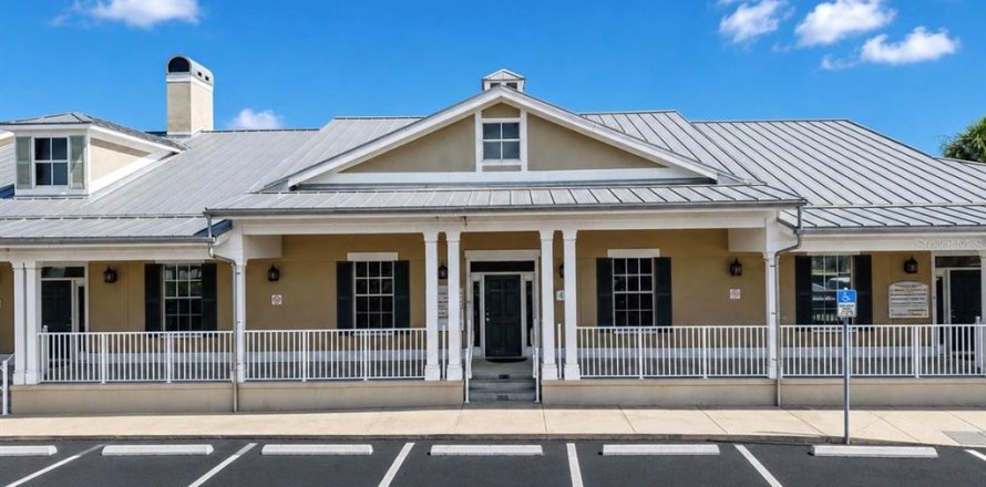Commercial property in Apollo Beach, Florida 175.59 sq.m. № 2237659