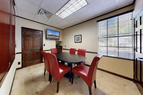 Commercial property in Apollo Beach, Florida 175.59 sq.m. № 2237659 - photo 9