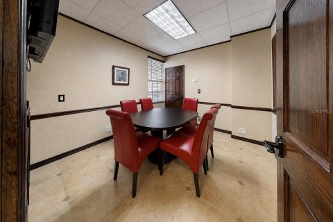 Commercial property in Apollo Beach, Florida 175.59 sq.m. № 2237659 - photo 8