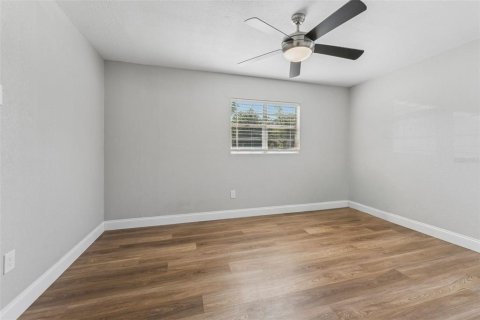 House in Saint Petersburg, Florida 3 bedrooms, 115.94 sq.m. № 1782862 - photo 14