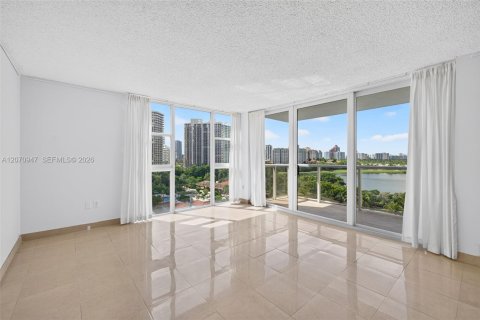 Condo in Aventura, Florida, 2 bedrooms  № 2301595