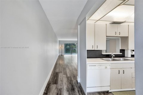 Condominio en venta en Coconut Creek, Florida, 2 dormitorios, 107.4 m2 № 2054838 - foto 8