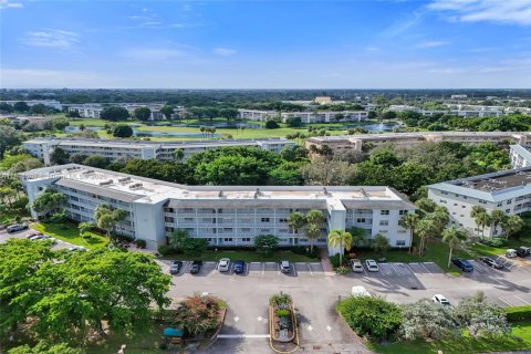 Condominio en Coconut Creek, Florida, 2 dormitorios  № 2054838