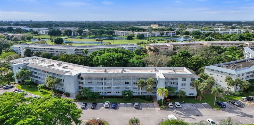 Condominio en Coconut Creek, Florida, 2 dormitorios № 2054838