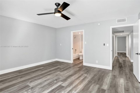 Condominio en venta en Coconut Creek, Florida, 2 dormitorios, 107.4 m2 № 2054838 - foto 29