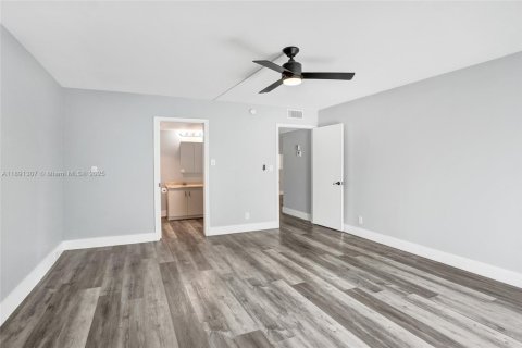 Condominio en venta en Coconut Creek, Florida, 2 dormitorios, 107.4 m2 № 2054838 - foto 30