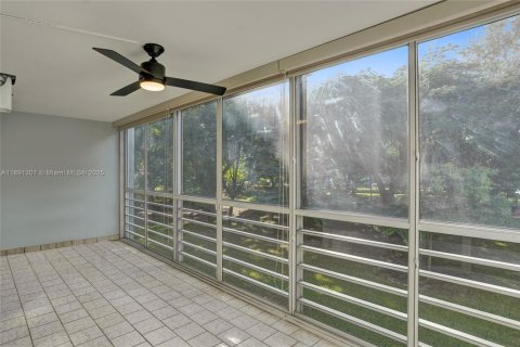 Condominio en venta en Coconut Creek, Florida, 2 dormitorios, 107.4 m2 № 2054838 - foto 21