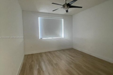 Condominio en alquiler en Miramar, Florida, 2 dormitorios, 90.77 m2 № 2086186 - foto 14