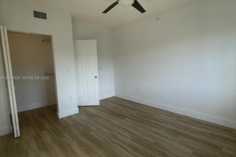 Condominio en alquiler en Miramar, Florida, 2 dormitorios, 90.77 m2 № 2086186 - foto 15