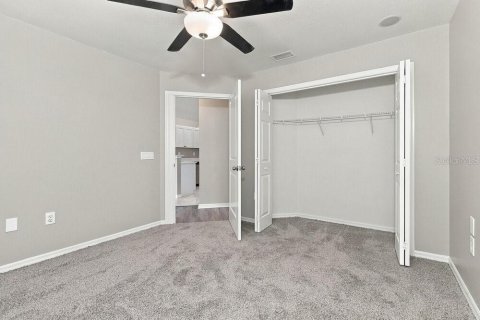 House in New Port Richey, Florida 3 bedrooms, 174.28 sq.m. № 2393394 - photo 12