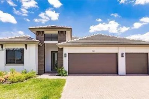 Купить виллу или дом в Аве Мария, Флорида 4 спальни, № 2006112 - фото 15