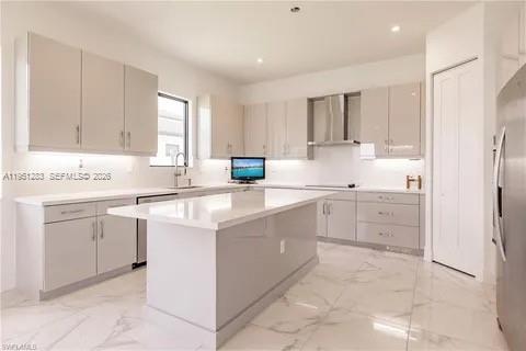 Купить виллу или дом в Аве Мария, Флорида 4 спальни, № 2006112 - фото 7