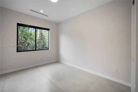 Immobilier commercial à vendre à Miami, Floride: 557.6 m2 № 2064422 - photo 21