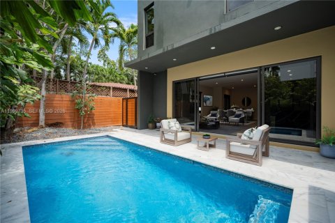 Immobilier commercial à vendre à Miami, Floride: 557.6 m2 № 2064422 - photo 13