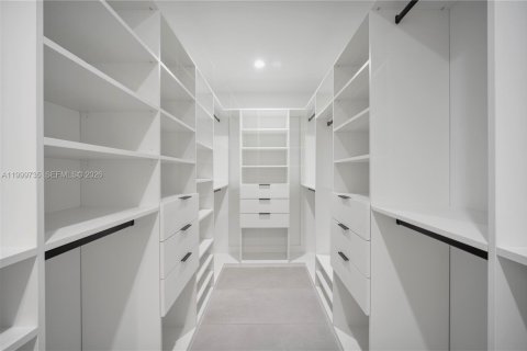 Immobilier commercial à vendre à Miami, Floride: 557.6 m2 № 2064422 - photo 30