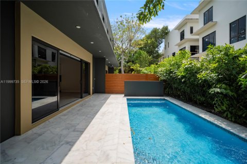 Immobilier commercial à vendre à Miami, Floride: 557.6 m2 № 2064422 - photo 14