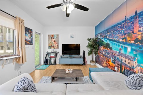 Condominio en venta en Miami Beach, Florida, 1 dormitorio, 42.18 m2 № 1473553 - foto 11