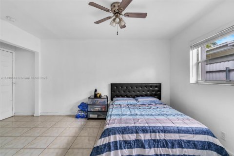 Casa en venta en Miami, Florida, 5 dormitorios, 191.01 m2 № 1826007 - foto 27