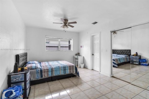 Casa en venta en Miami, Florida, 5 dormitorios, 191.01 m2 № 1826007 - foto 26