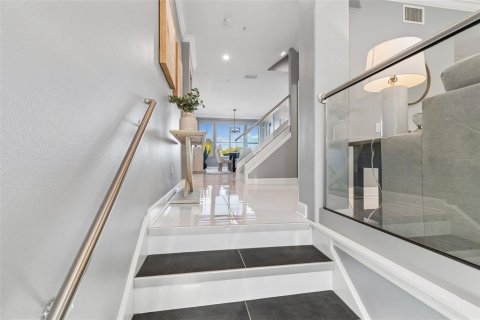 Купить таунхаус в Тампа, Флорида 5 комнат, 235.97м2, № 2099455 - фото 3