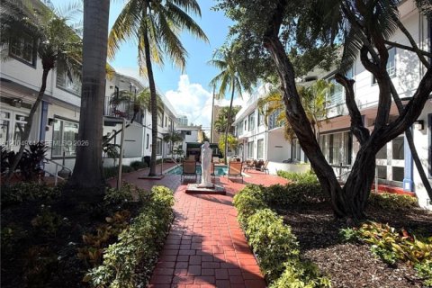 Casa en alquiler en Miami Beach, Florida, 2 dormitorios, 60.39 m2 № 2068853 - foto 15