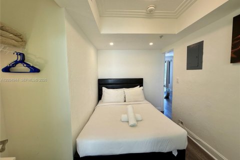 Casa en alquiler en Miami Beach, Florida, 2 dormitorios, 60.39 m2 № 2068853 - foto 8
