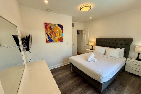 Casa en alquiler en Miami Beach, Florida, 2 dormitorios, 60.39 m2 № 2068853 - foto 11