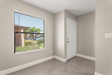 Casa en venta en Kissimmee, Florida, 2 dormitorios, 92.07 m2 № 1894394 - foto 7